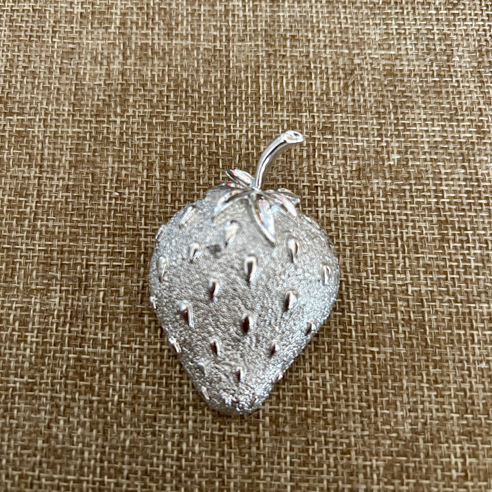 Vintage Sarah Coventry Strawberry Silvertone Brooch Pin